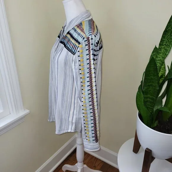 Anthropologie The Cate Classic Button Up Embroidered Stripe Shirt Women's SZ XS - Picture 3 of 13